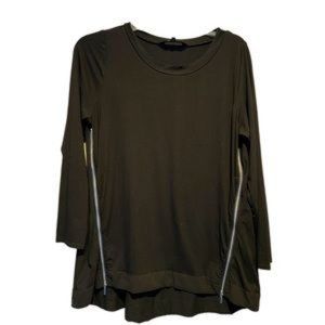 NWOT Rachel Roy Zippered Top